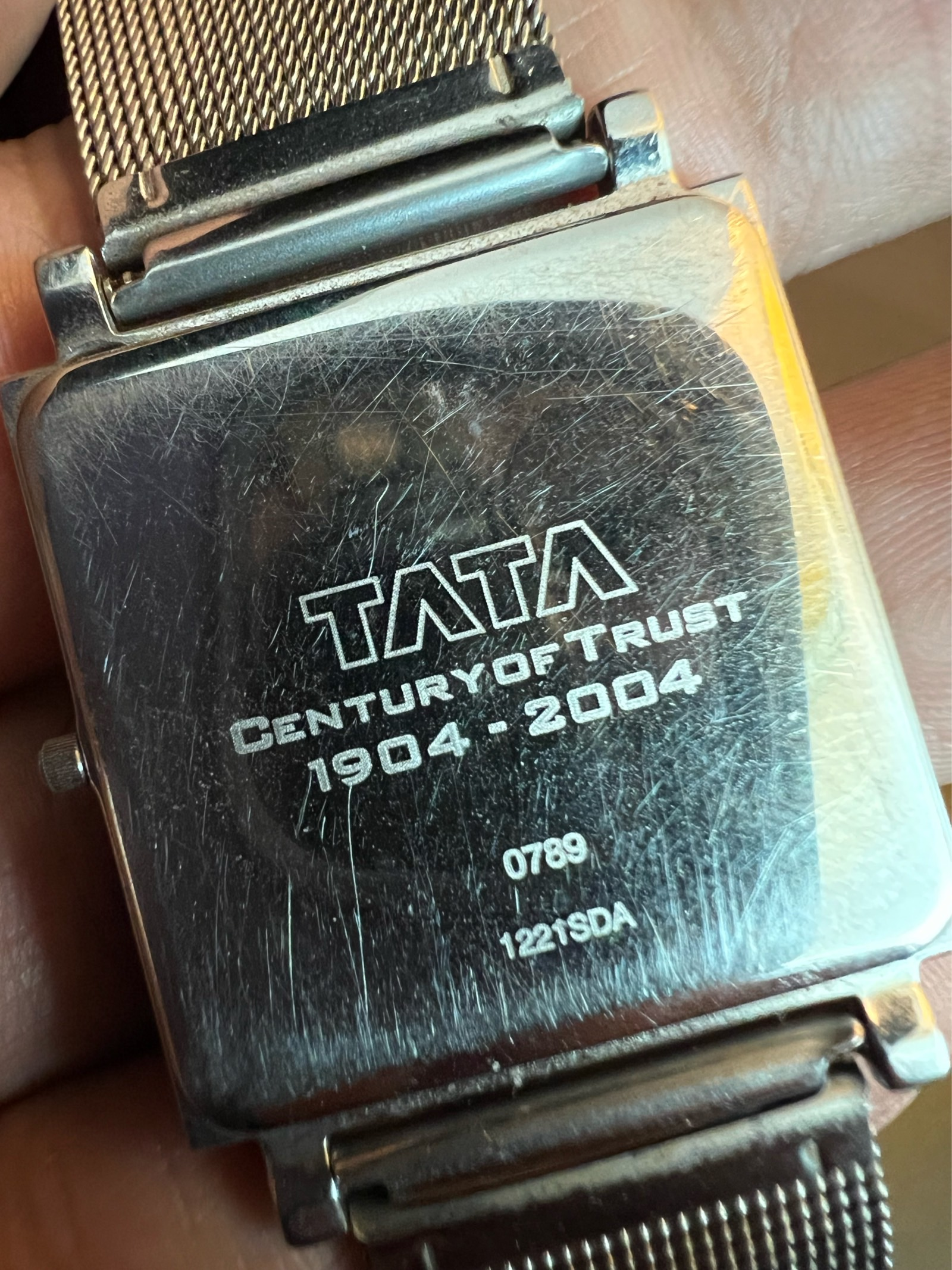 Tata top edge watch