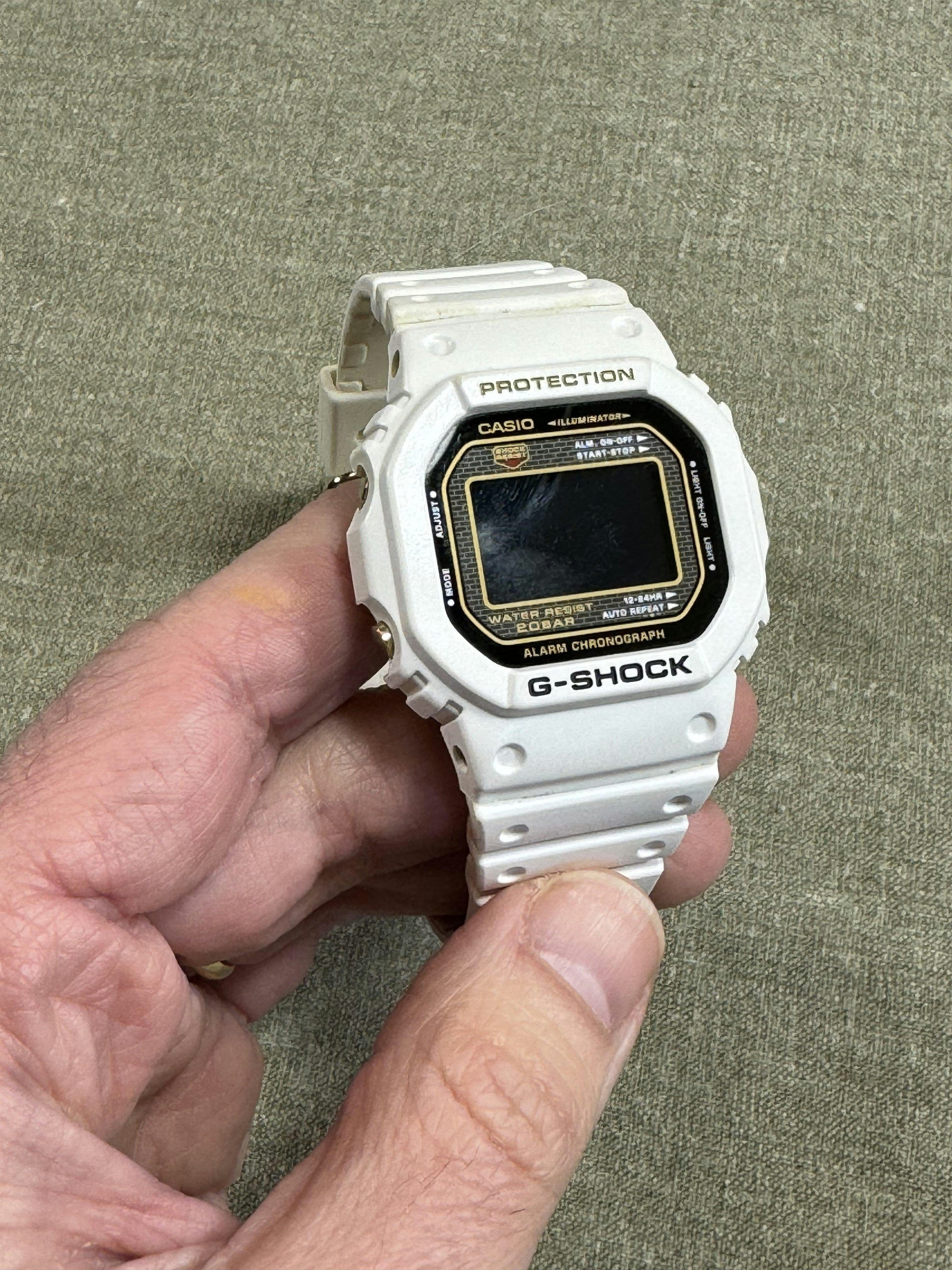 DW-5025B-7 “Rising White” - 25th Anniversary | WatchCrunch DW-5025B-7 “Rising White” - 25th Anniversary | WatchCrunch