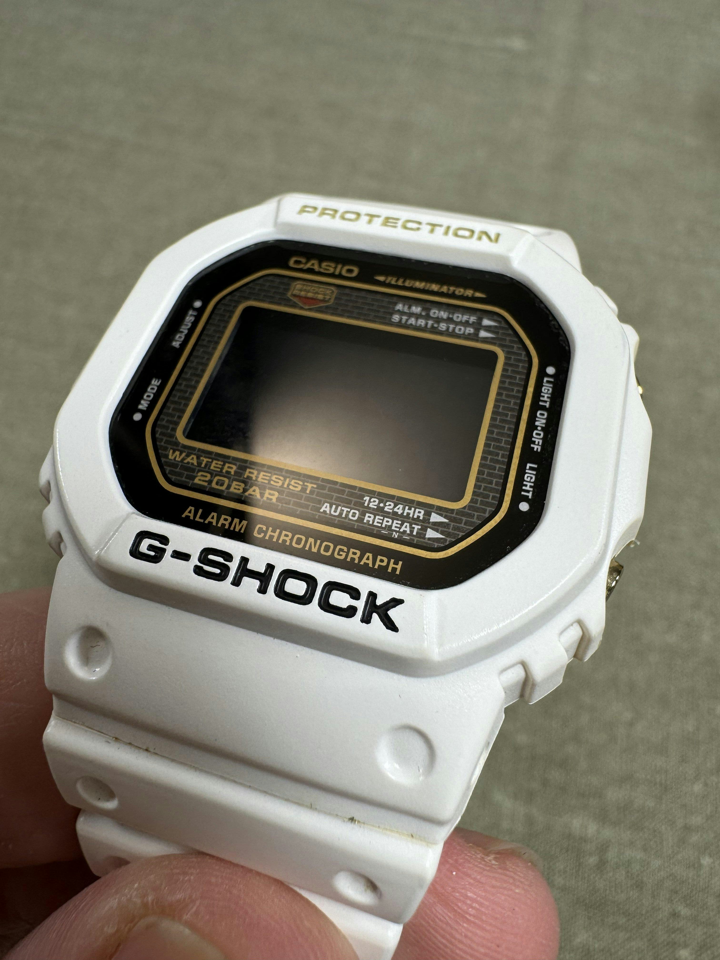DW-5025B-7 “Rising White” - 25th Anniversary | WatchCrunch DW-5025B-7 “Rising White” - 25th Anniversary | WatchCrunch